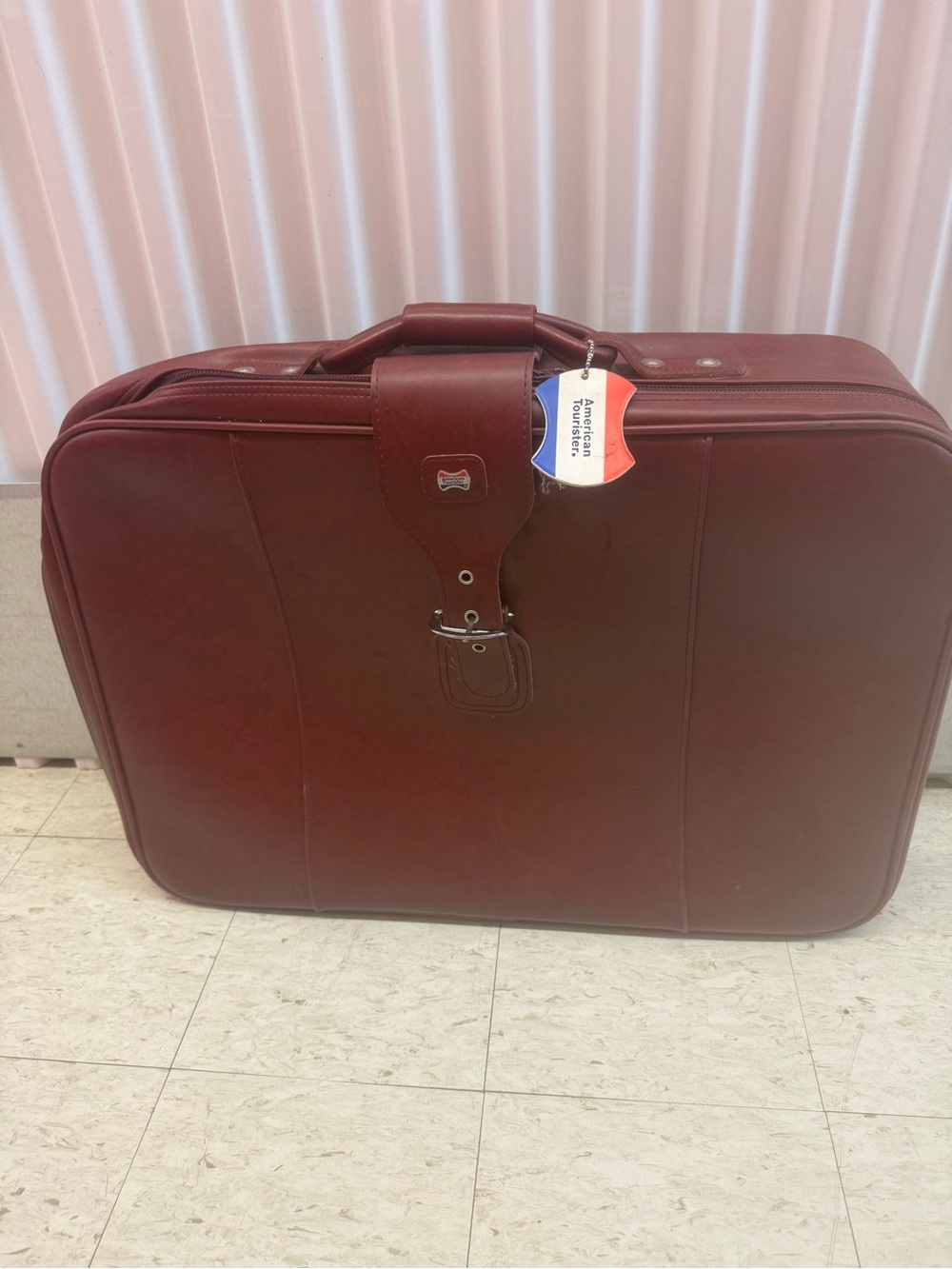 Men's Leather Travel Case in Deep Burgundy